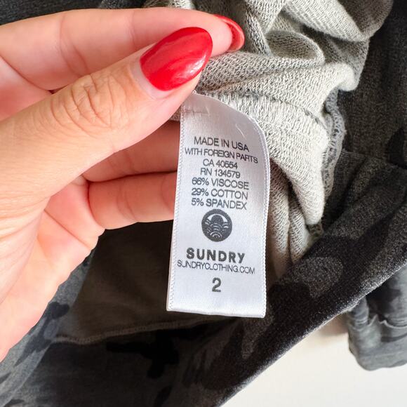 Sundry Green Camo Wide Neck Off Shoulder Pullover Sweatshirt - Size 2 or Medium - Picture 4 of 8